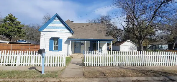 910 Baird Street, Cleburne, TX 76033
