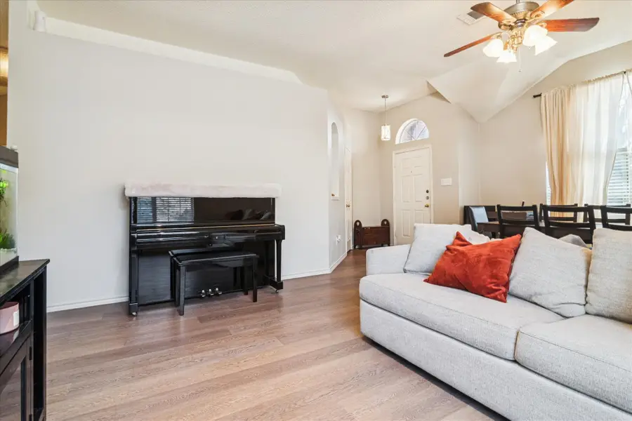 3204 Trailwood Lane, Flower Mound, TX 75028 - Image #3