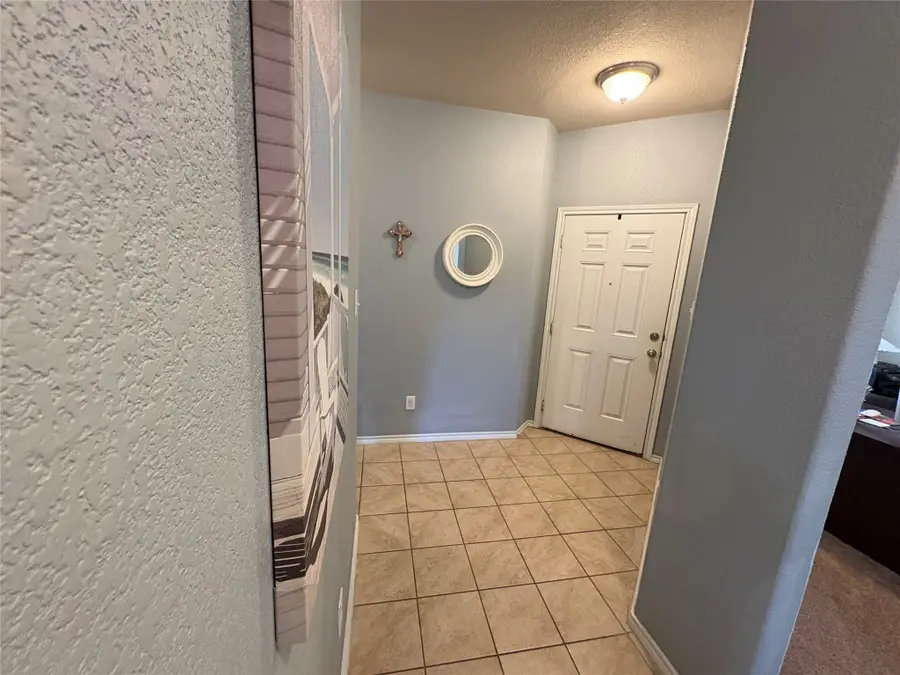 1213 Walnut Cliff Court, Fort Worth, TX 76179 - Image #3