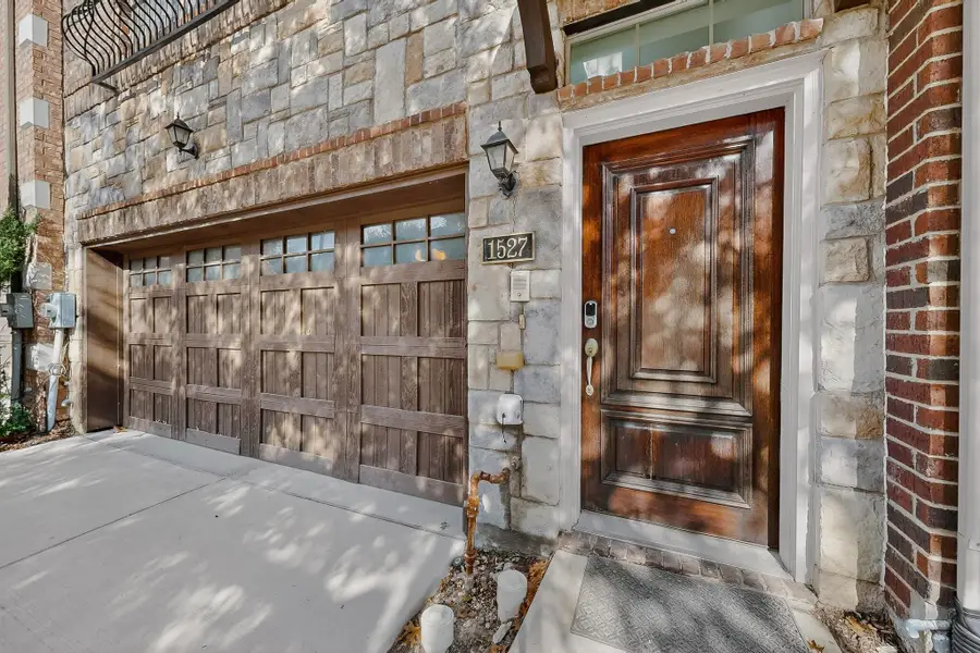 1527 Biltmore Lane, Irving, TX 75063 - Image #3