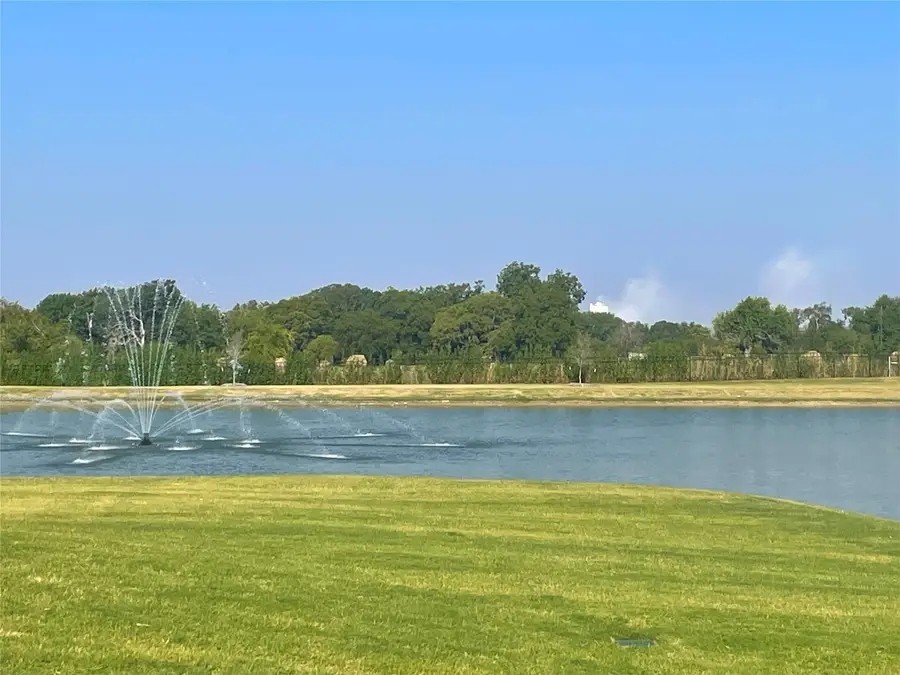 2201 Maple Ridge Drive, Van Alstyne, TX 75495 - Image #3