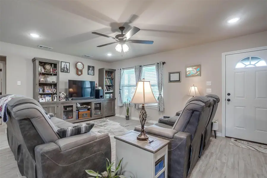 2140 Brown Loop, Poolville, TX 76487 - Image #3