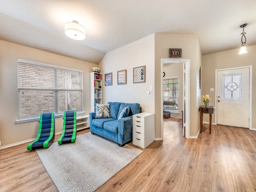 9612 Sleepy Hollow Drive, McKinney, TX 75072 - Image #2