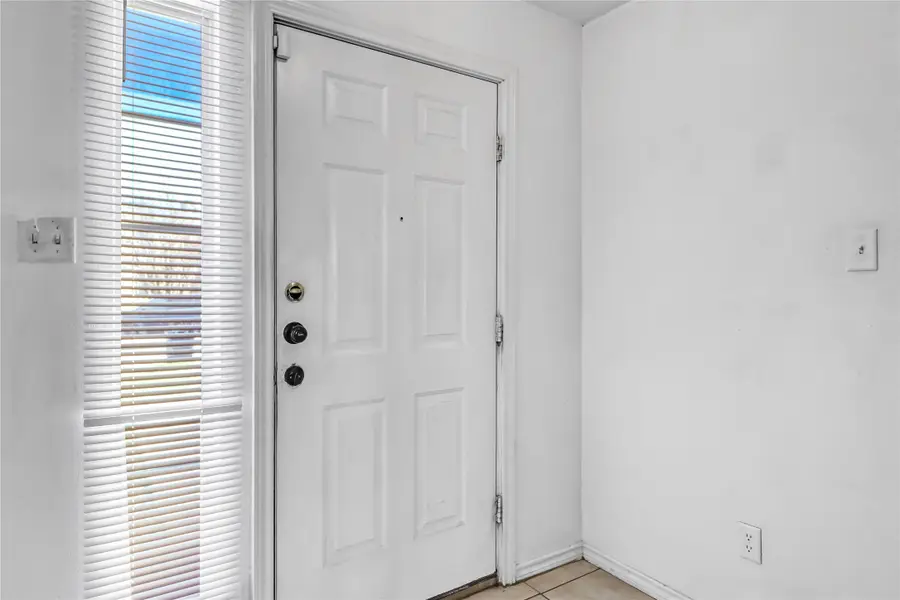 4512 Alamosa Street, Fort Worth, TX 76119 - #2