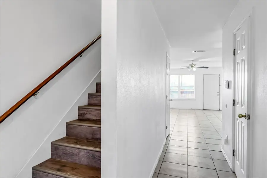 4512 Alamosa Street, Fort Worth, TX 76119 - #3