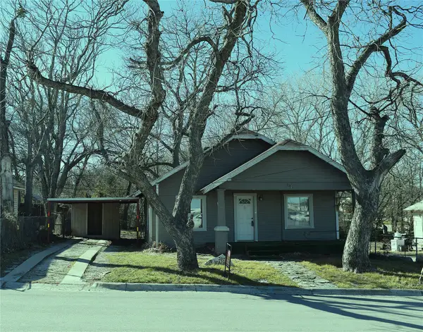 207 N Waco Street, Weatherford, TX 76086