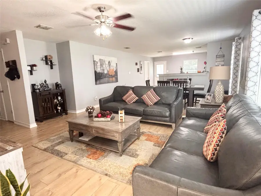 605 Rosario Lane, Fort Worth, TX 76052 - Image #2