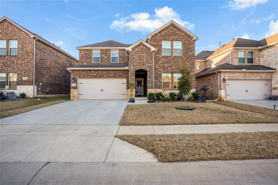 9716 Gooseneck Drive, Aubrey, TX 76227 - Image #2