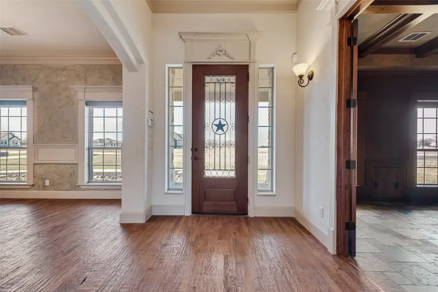 1088 Shadow Lakes Drive, Wills Point, TX 75169 - Image #2