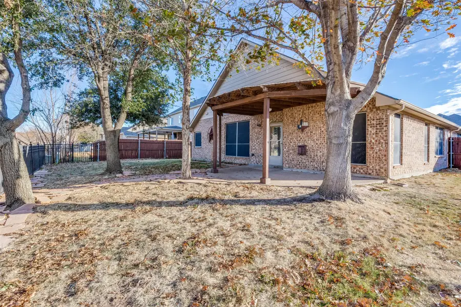 10109 Oldfield Court, Fort Worth, TX 76244 - Image #2
