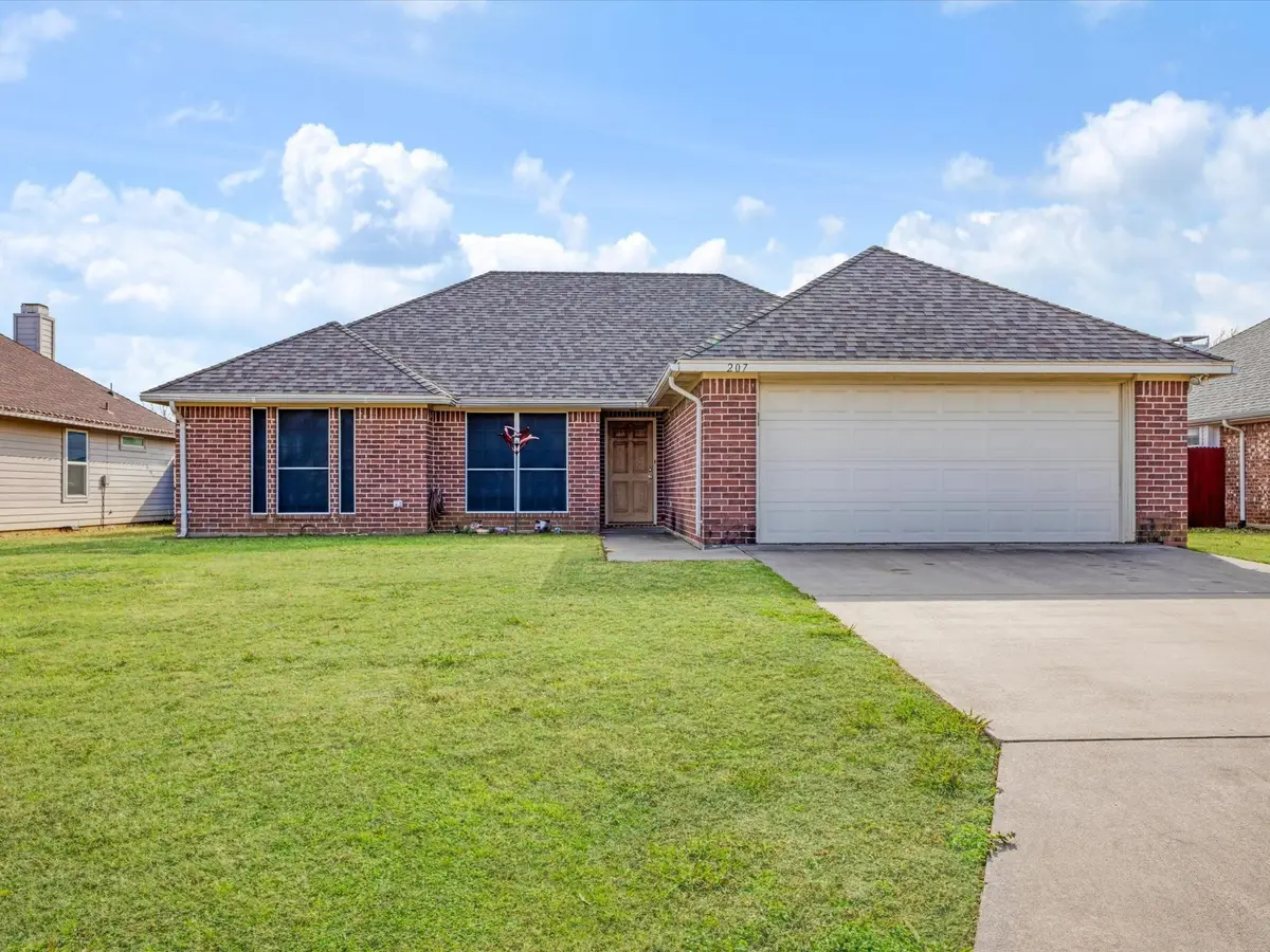 207 Quail Run, Aubrey, TX 76227 - Image #1