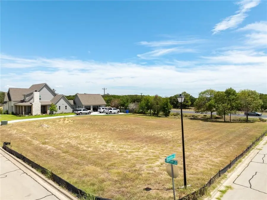 220 Wycliff Drive, Waco, TX 76633 - Image #3