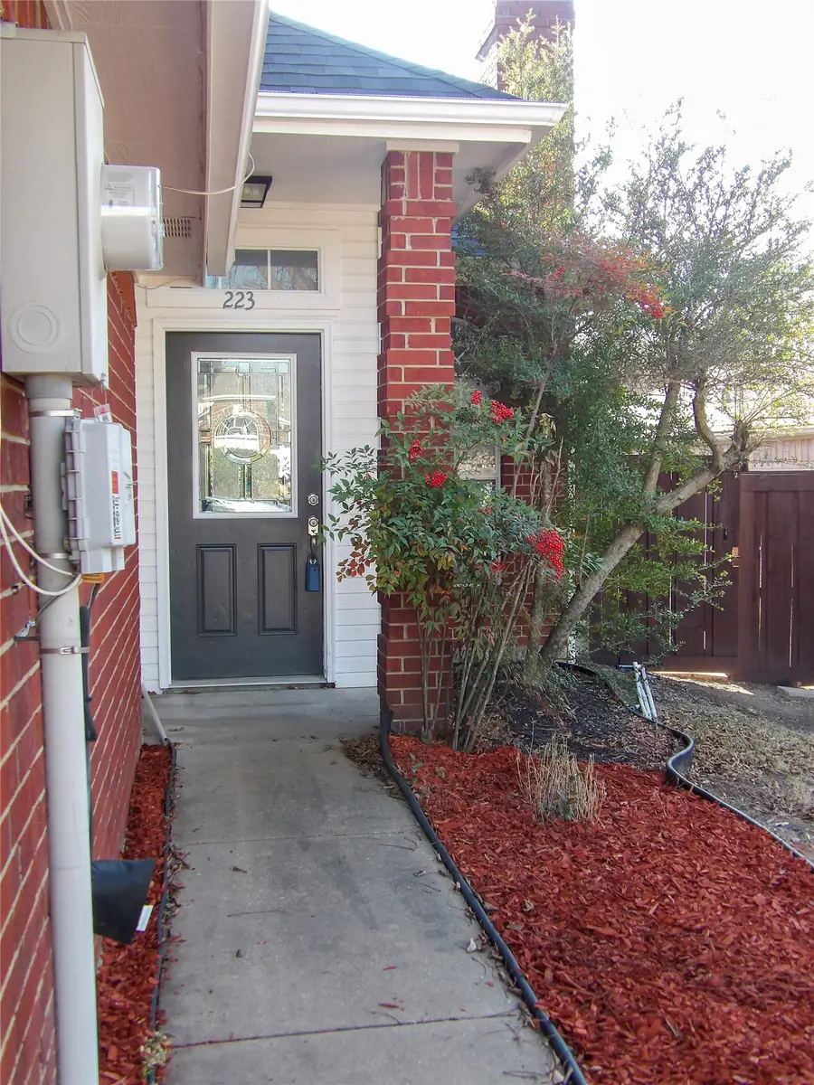 223 Juniper Ridge Court, Desoto, TX 75115 - Image #2