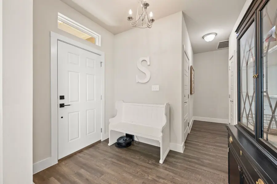 824 E Northside Drive, Pilot Point, TX 76258 - Image #2