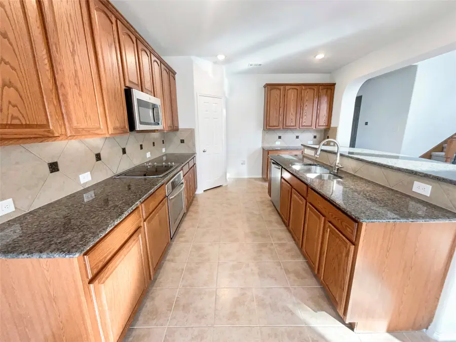 754 Ruby Court, Burleson, TX 76028 - Image #2