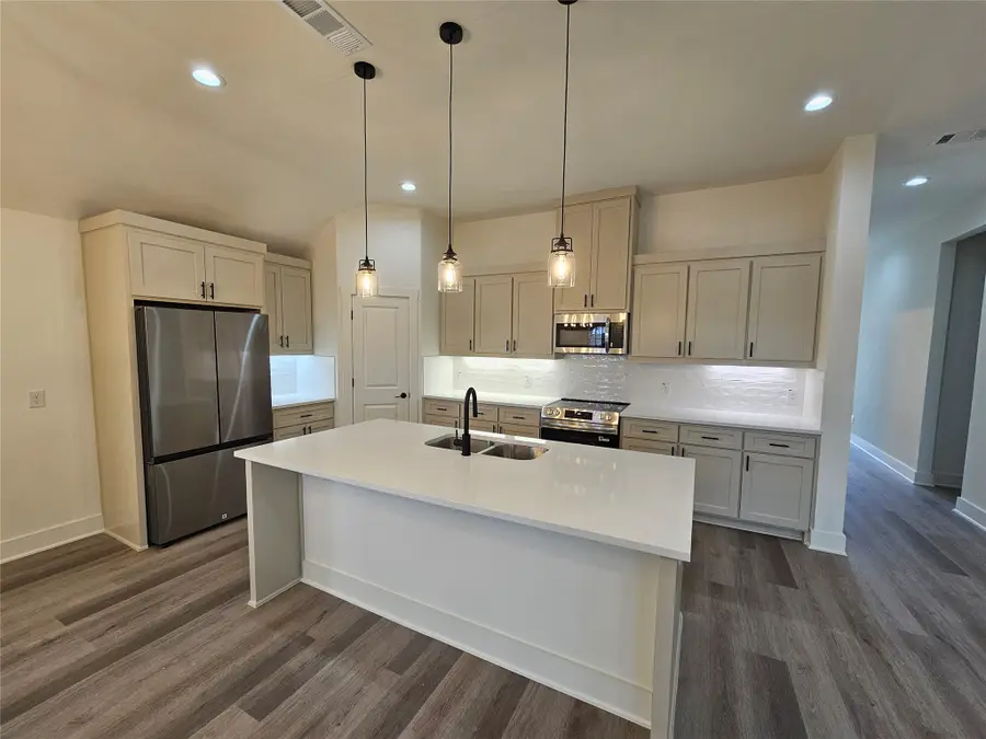 605 Begonia Drive, Azle, TX 76029 - #3