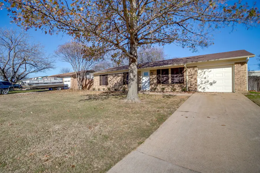 809 Springhill Drive, Burleson, TX 76028 - Image #2