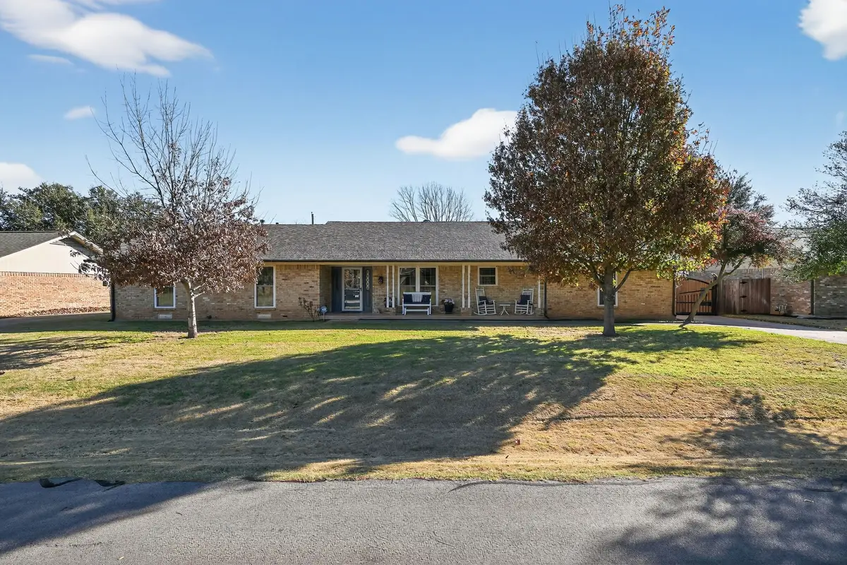 212 Edgewood Drive, Highland Village, TX 75077 - Image #1