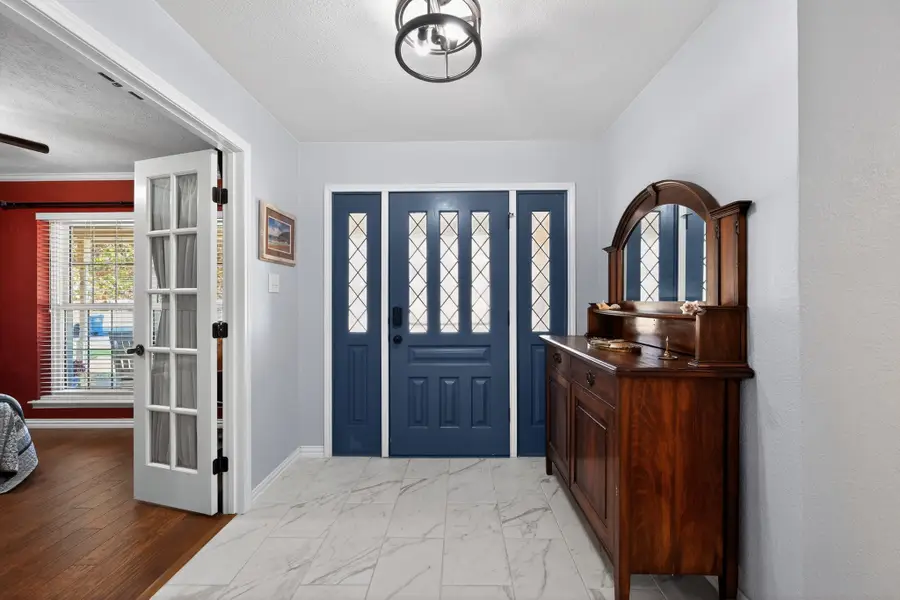 212 Edgewood Drive, Highland Village, TX 75077 - Image #3