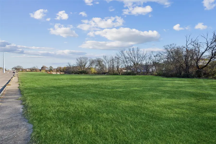 1010 N Cedar Ridge Drive, Duncanville, TX 75116 - Image #3