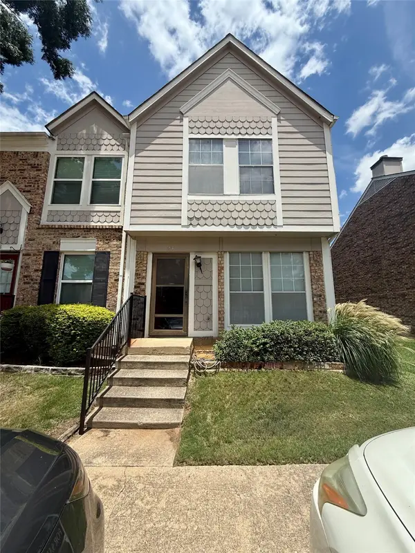 24 Abbey Road, Euless, TX 76039