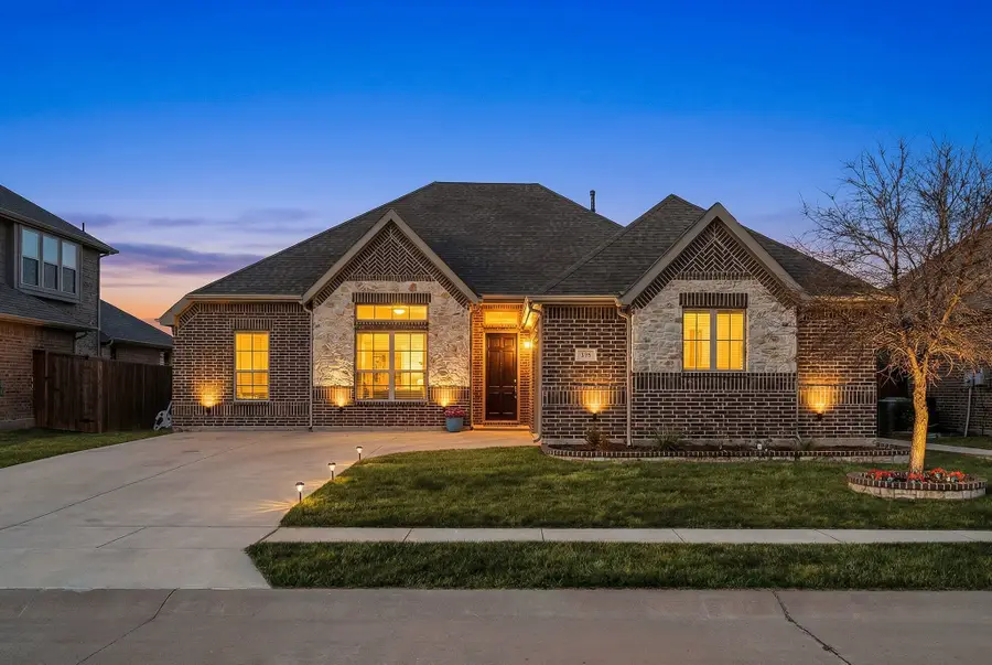 608 Ranchwood Drive, Justin, TX 76247 - Image #2