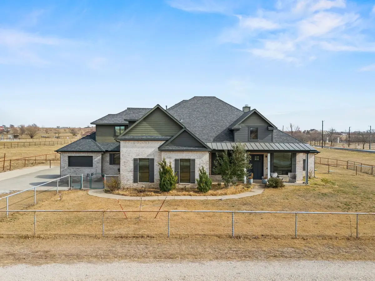 13688 Jackson Road, Ponder, TX 76259 - Image #1