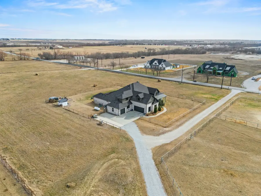 13688 Jackson Road, Ponder, TX 76259 - Image #3