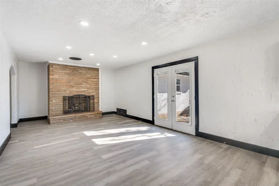 5824 Yolanda Drive, Fort Worth, TX 76112 - Image #3