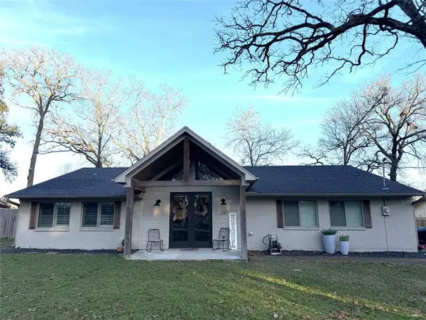 237 Hideaway Lane E, Hideaway, TX 75771