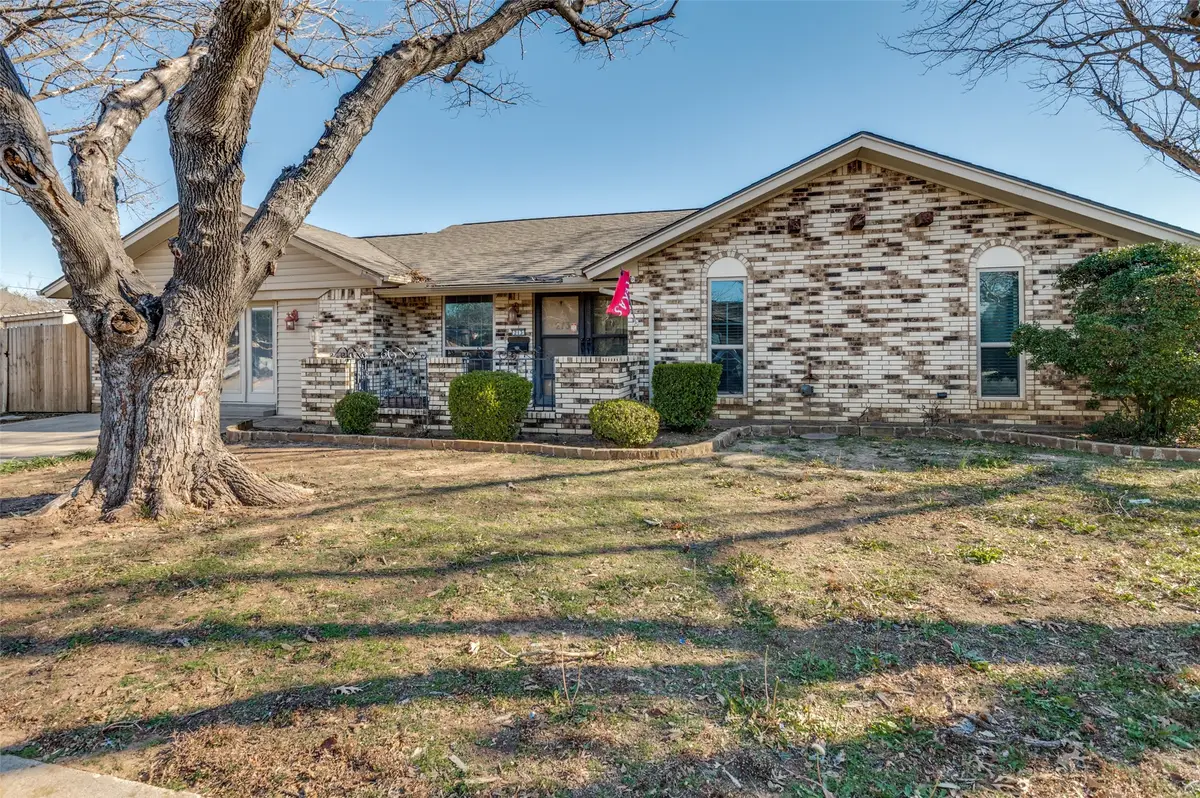 213 Sixpence Lane, Euless, TX 76039 - Image #1