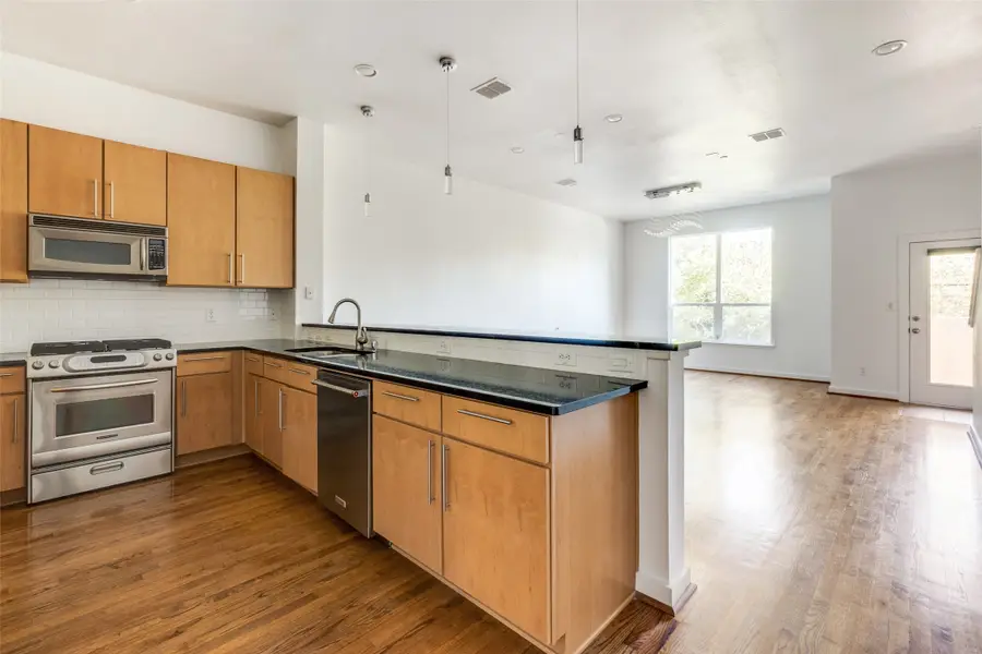 3800 Holland Avenue #5, Dallas, TX 75219 - Image #2