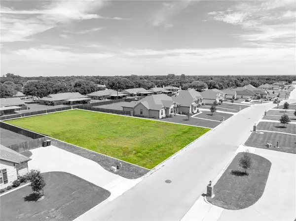 220 Fox Run Lane, Robinson, TX 76706