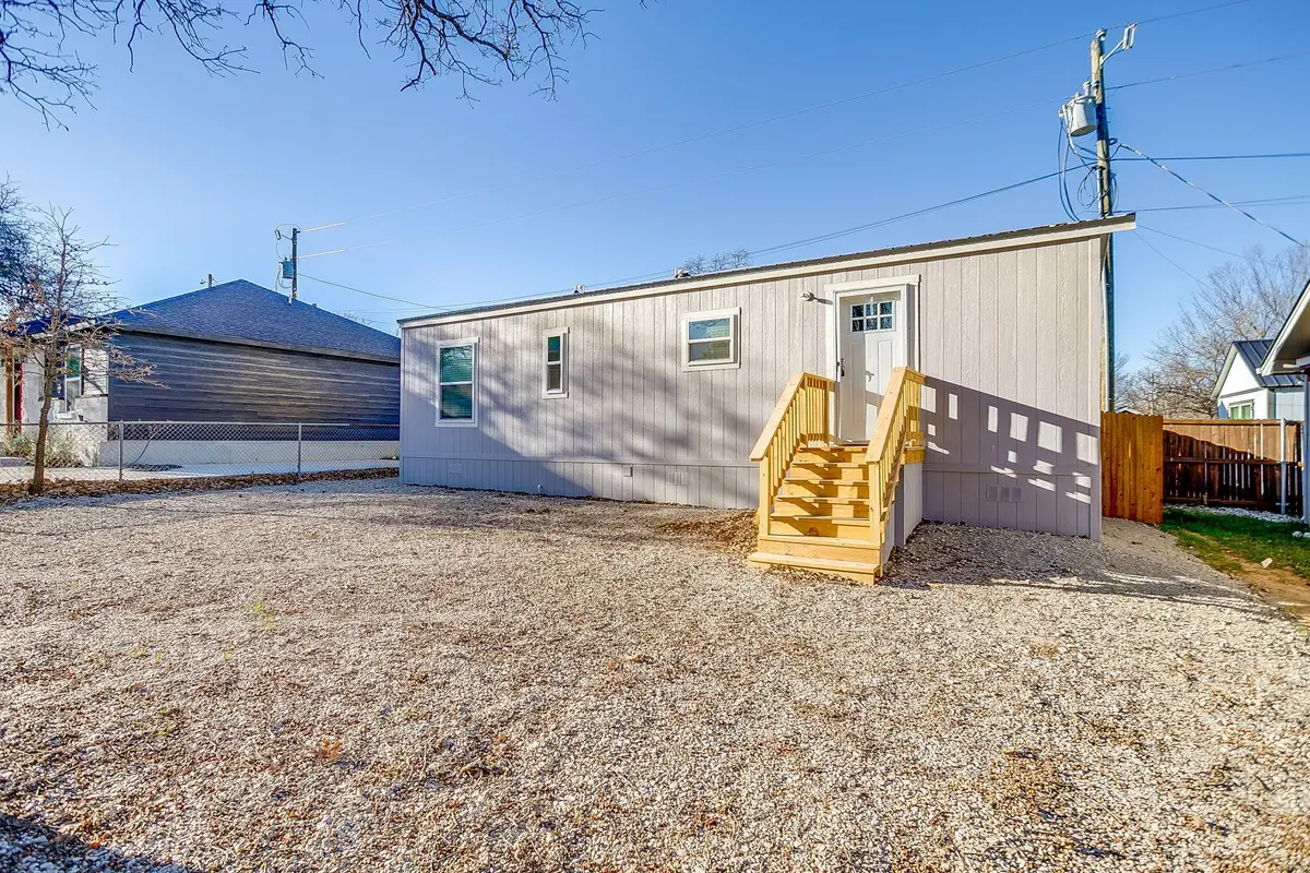 104 Red Oak Street, Alvarado, TX 76009 - Image #1