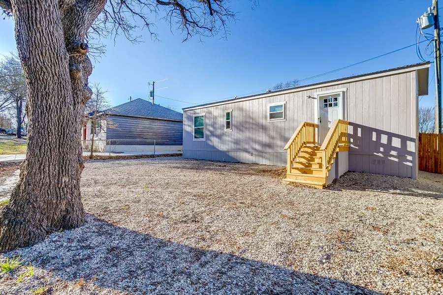 104 Red Oak Street, Alvarado, TX 76009 - Image #2