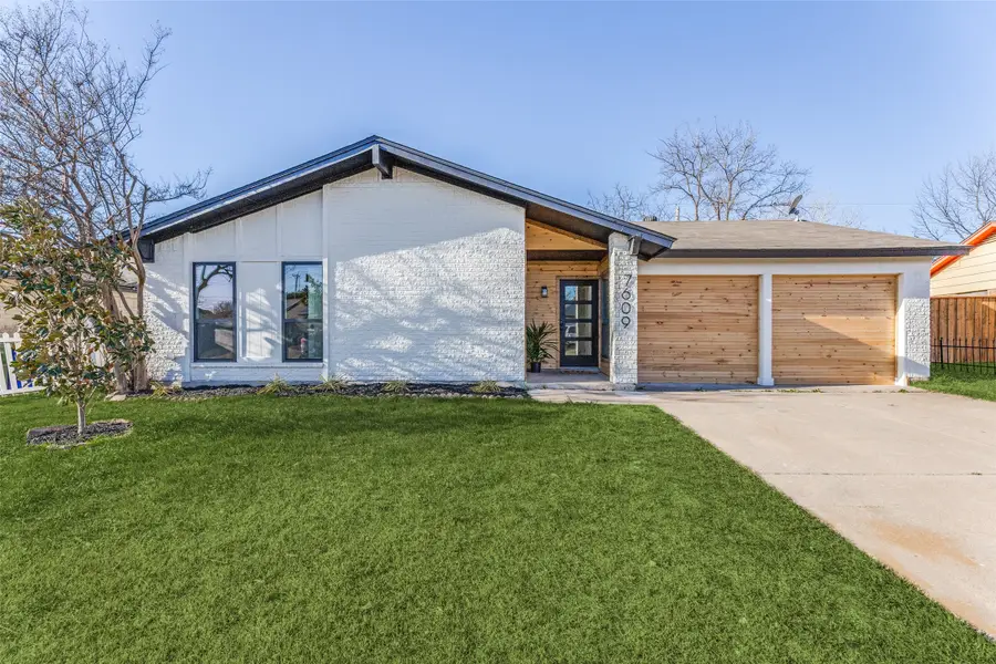 7609 Walnuthill Court, Watauga, TX 76148 - Image #2