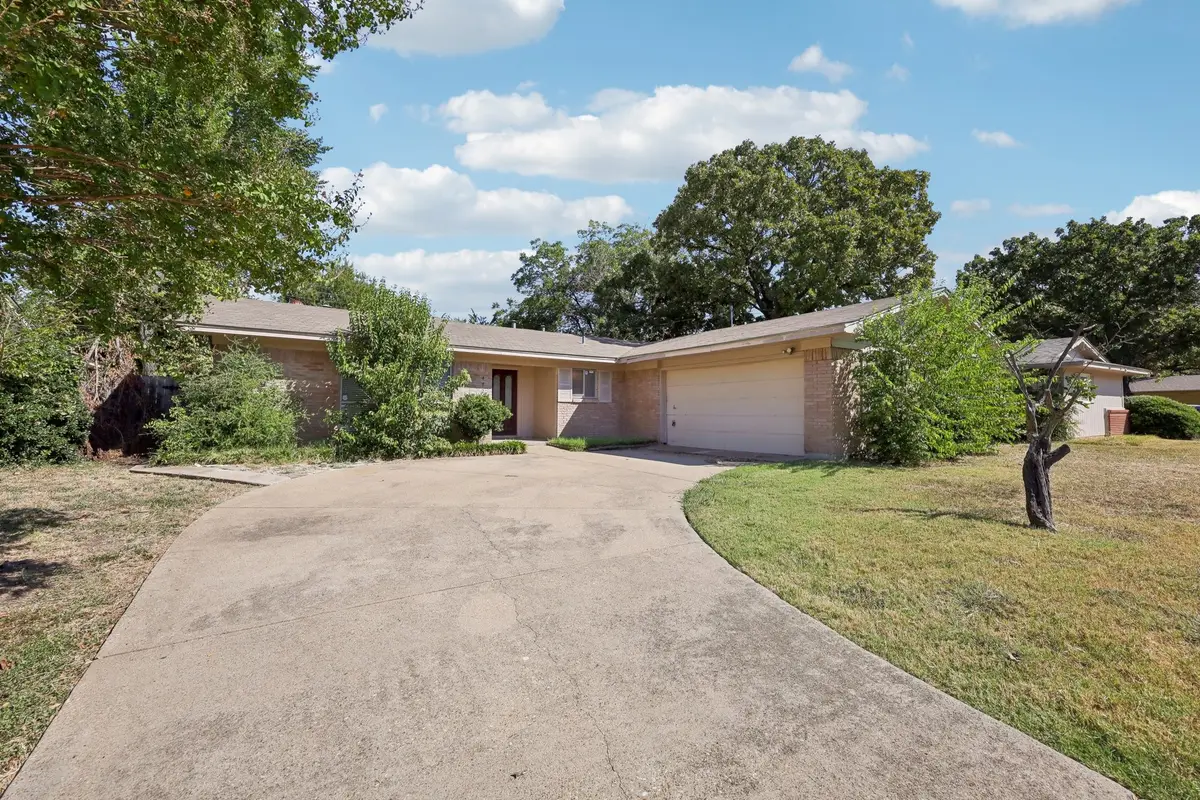 4720 South Drive W, Fort Worth, TX 76132 - Image #1