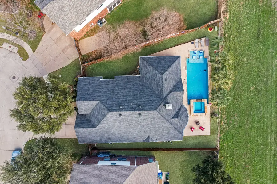 2435 Beachview Drive, Grand Prairie, TX 75054 - Image #3