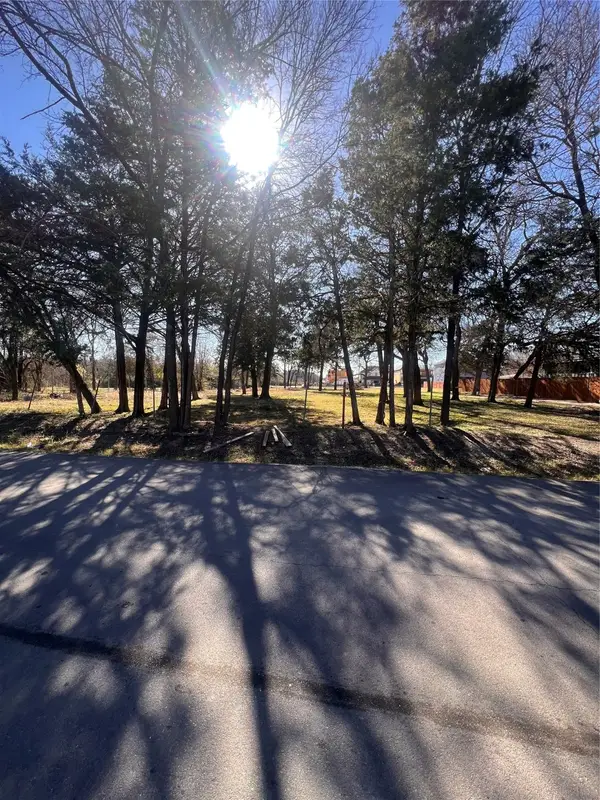 8914 Wadlington Avenue, Dallas, TX 75217