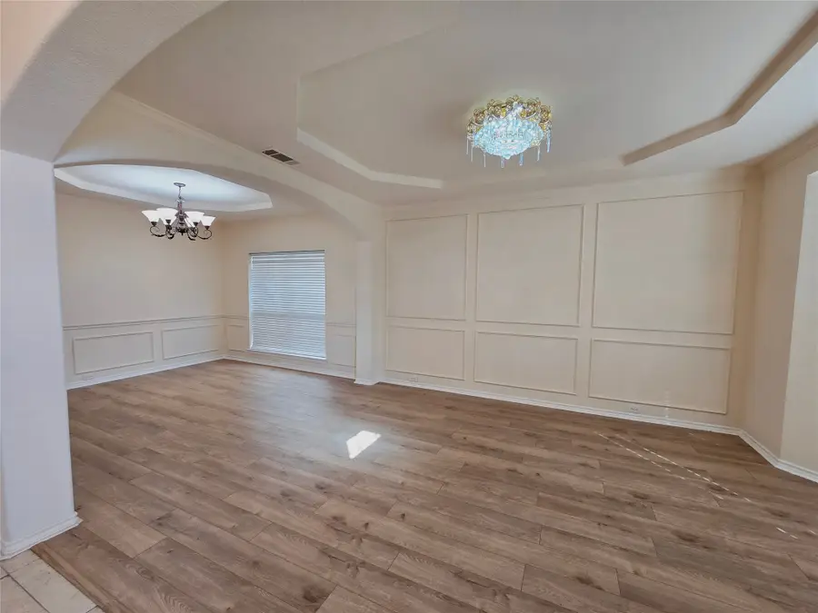 5207 W Cove Way, Grand Prairie, TX 75052 - Image #3