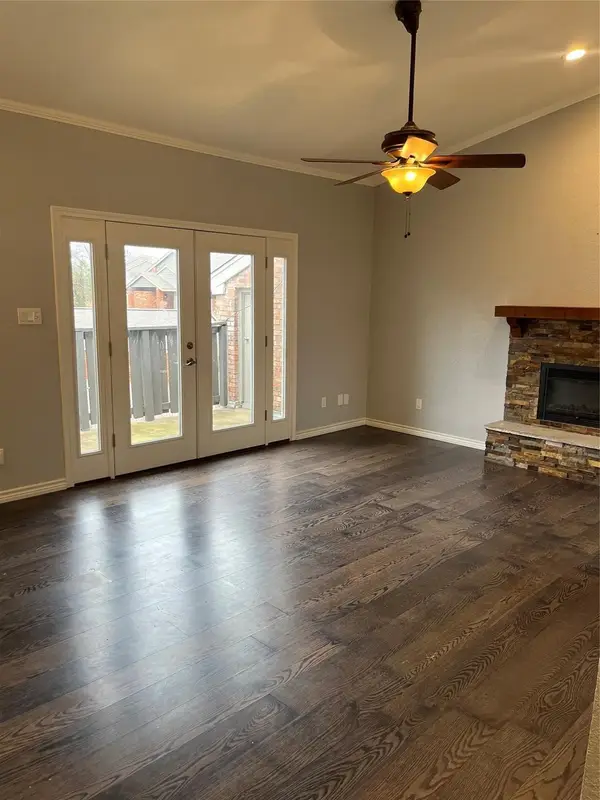 411 Pebble Way #247, Arlington, TX 76006