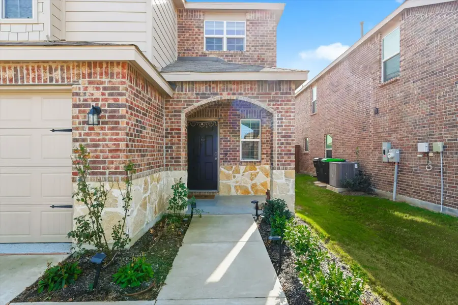 14012 Danesdale Drive, Pilot Point, TX 76258 - Image #2