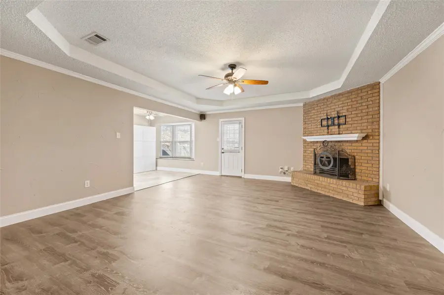 110 Renfro Street, Grand Prairie, TX 75051 - Image #3