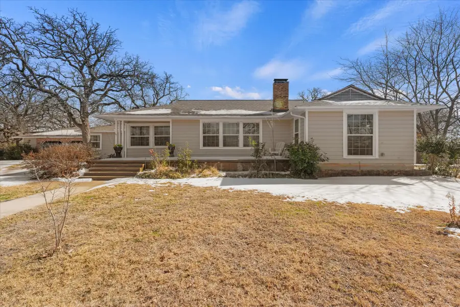 425 Oakhill Drive, Denton, TX 76201 - Image #2