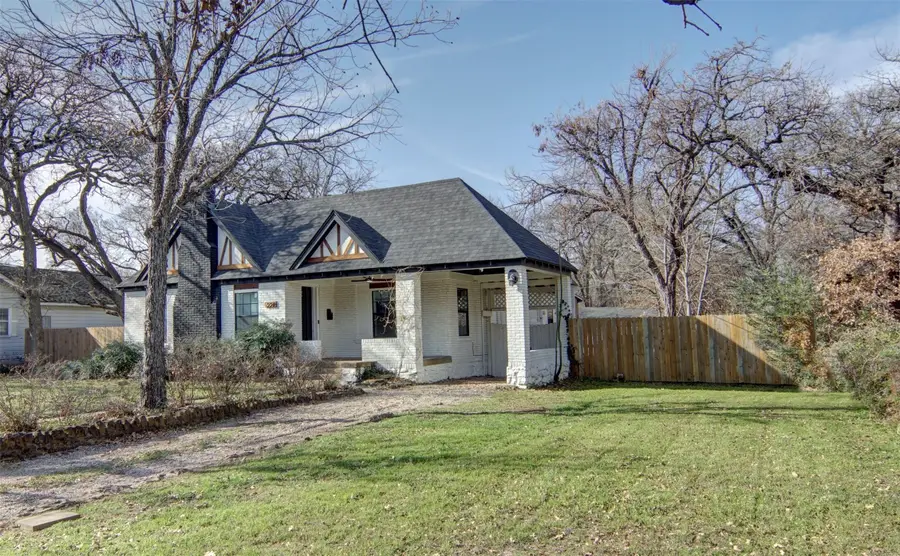 2218 Lynnhaven Road, Fort Worth, TX 76103 - Image #3