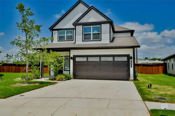 676 Capstone Circle, Granbury, TX 76048