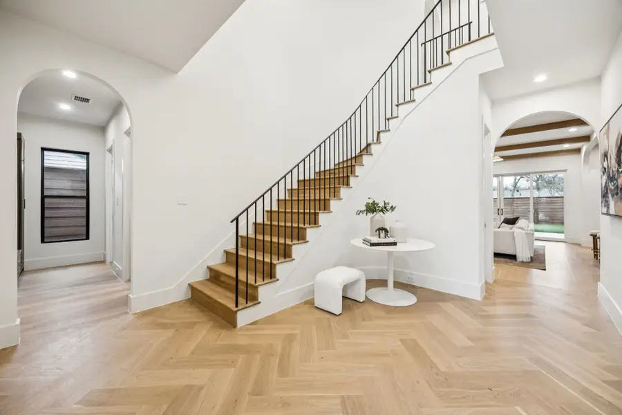 8811 Daytonia Avenue, Dallas, TX 75218 - Image #2