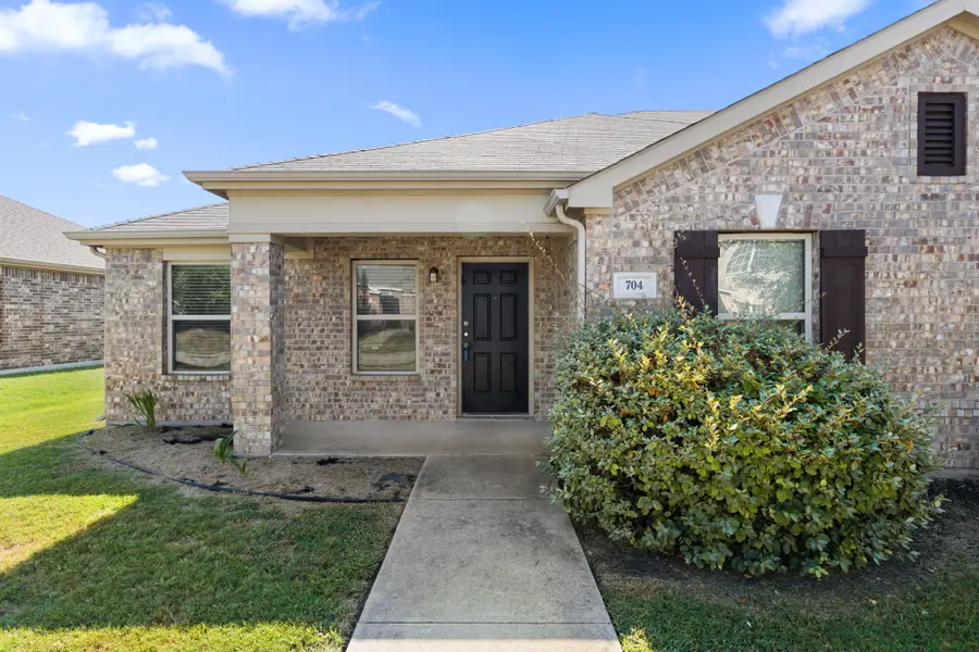 704 Snowy Orchid Lane, Desoto, TX 75115 - Image #2
