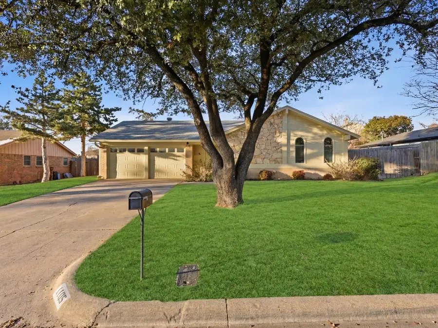 1105 Springdale Road, Bedford, TX 76021 - Image #2