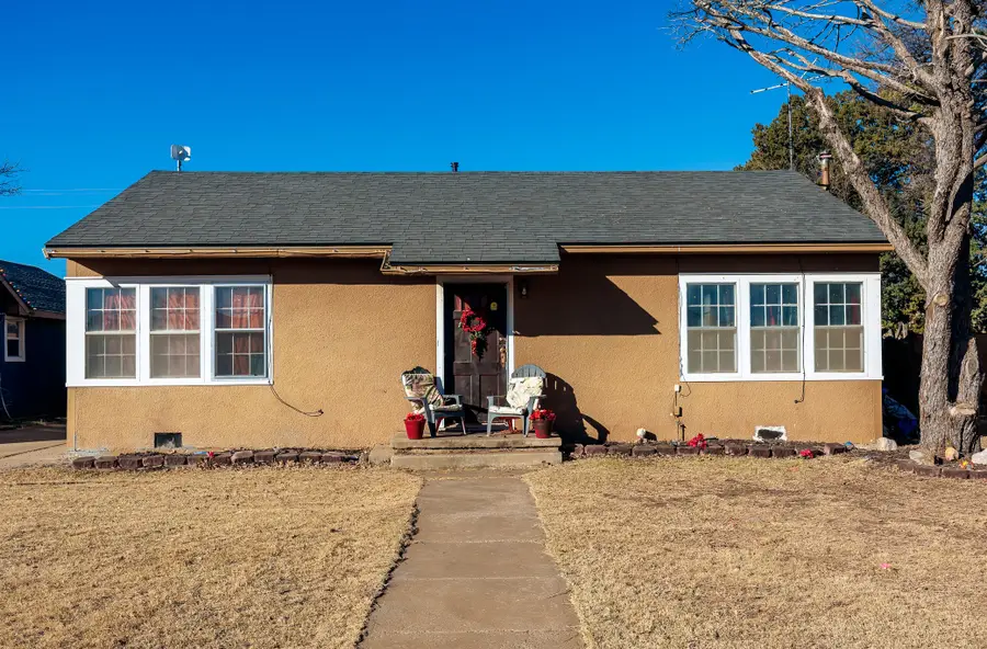 308 S Berkshire Street, Crosbyton, TX 79322 - Image #2